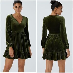 NWT Halara Velvet Tiered Hem Mini Chill Dress Deep V Neck Rifle Green 1X Plus